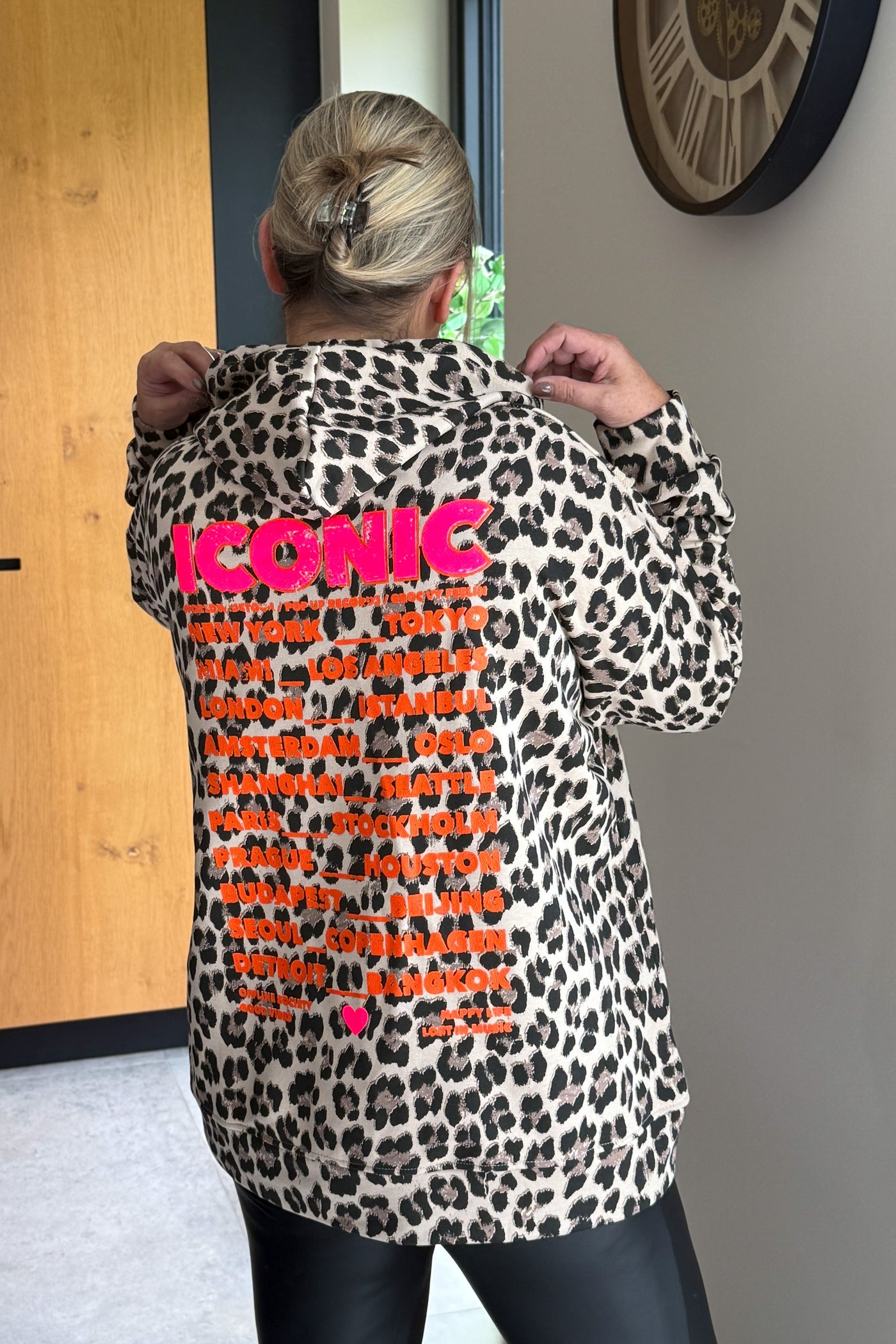 Sweat " Iconic" A Capuche Léopard