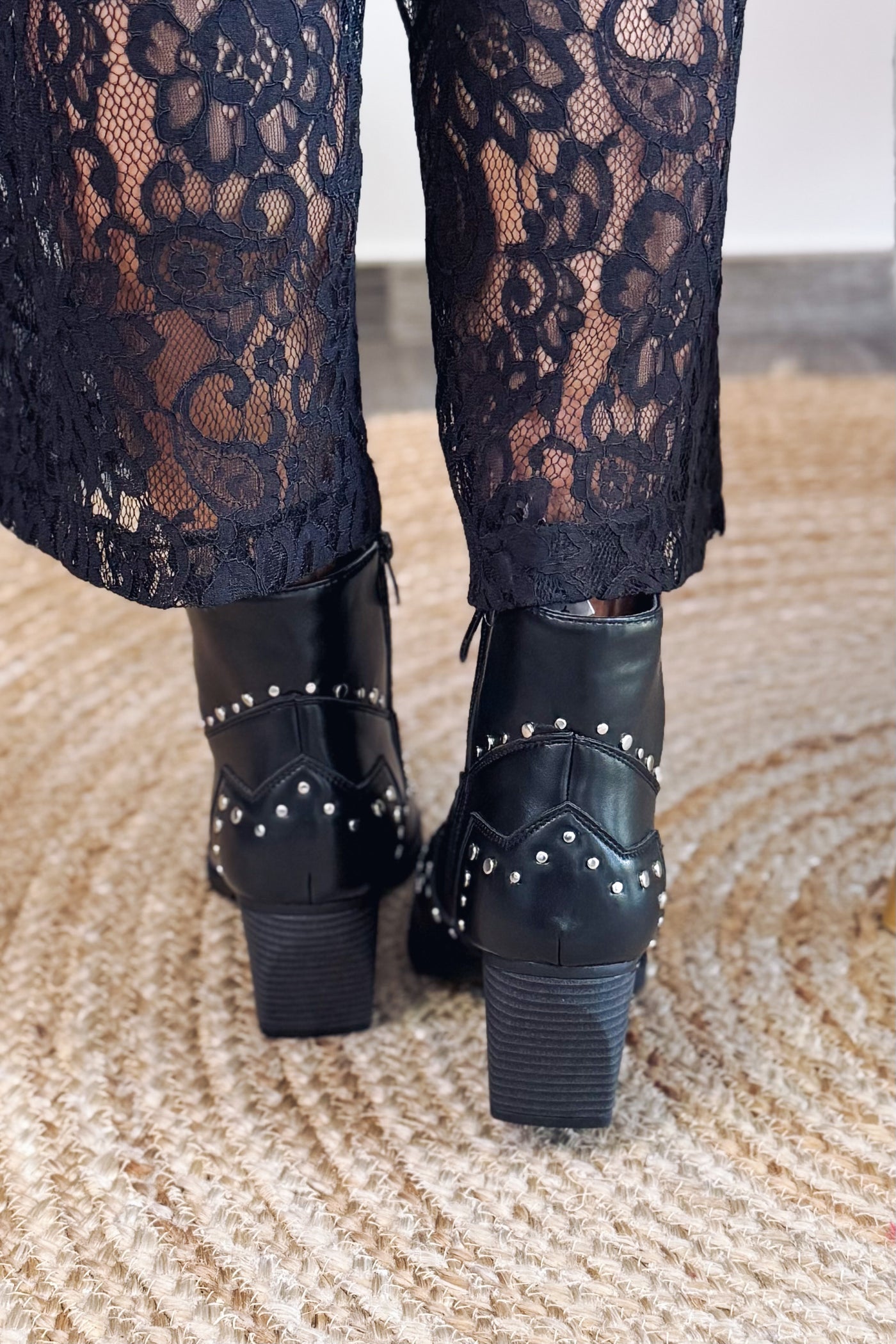 Bottine Style Santiag Clouté Noir (15297491337541)