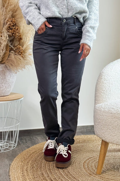 Jeans Relax Anthracite Red Button (15255472505157)
