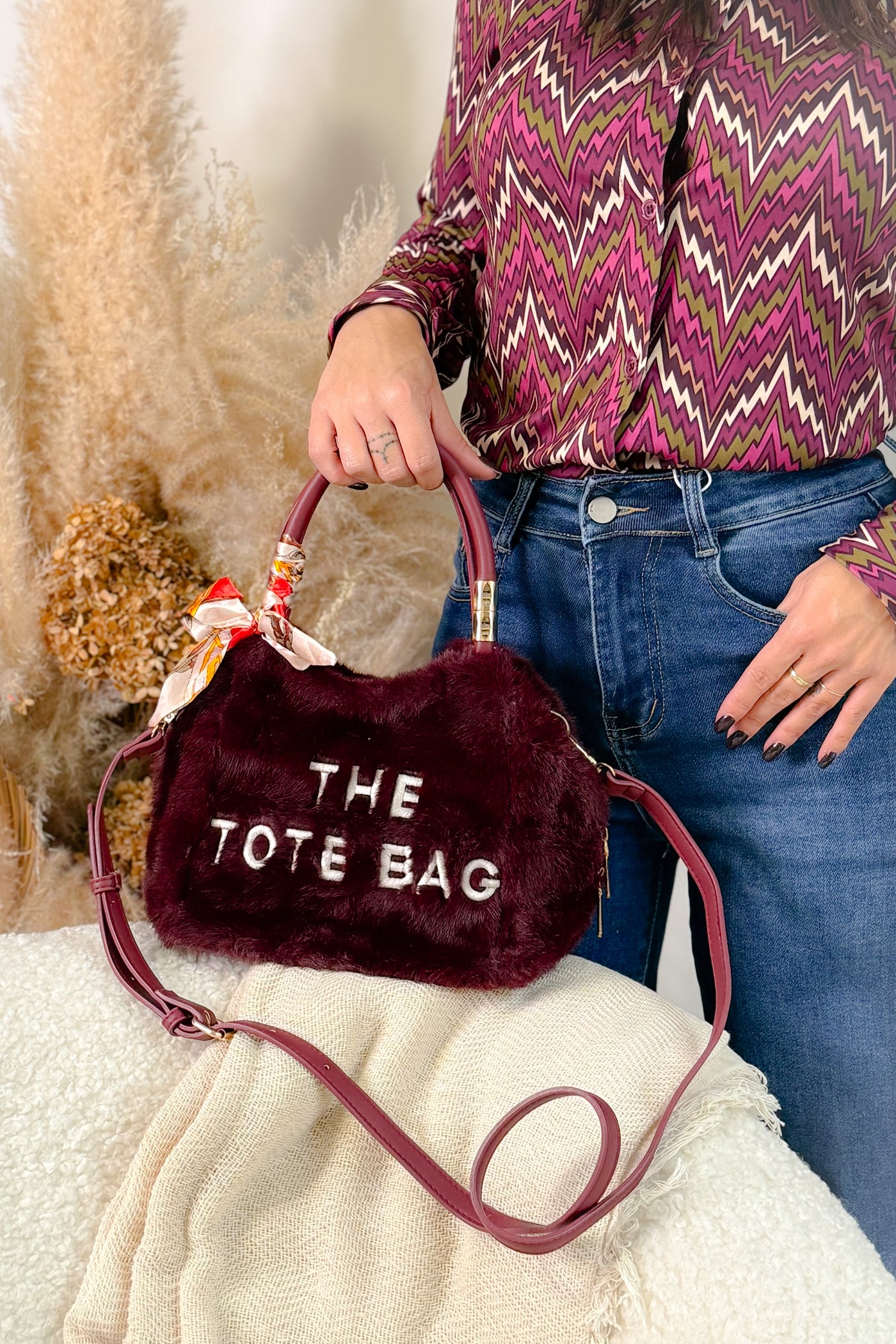 Petit " Tote bag" Hexagonal Fausse Fourrure Bordeaux