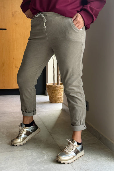 Pantalon Magique Gabrielle En Velours Taupe GT (15353832866117)